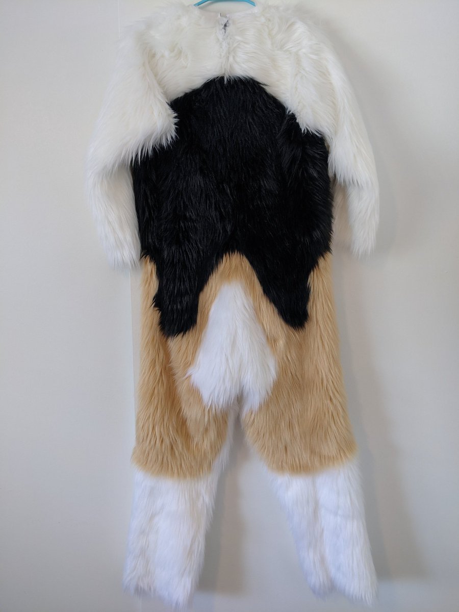 SarahcatFursuit's tweet photo. Bodysuit and feet paws commission for @SpotGideon to finish up the partial I made previously! 🐕‍🦺❤️ https://t.co/1dPkB01da1