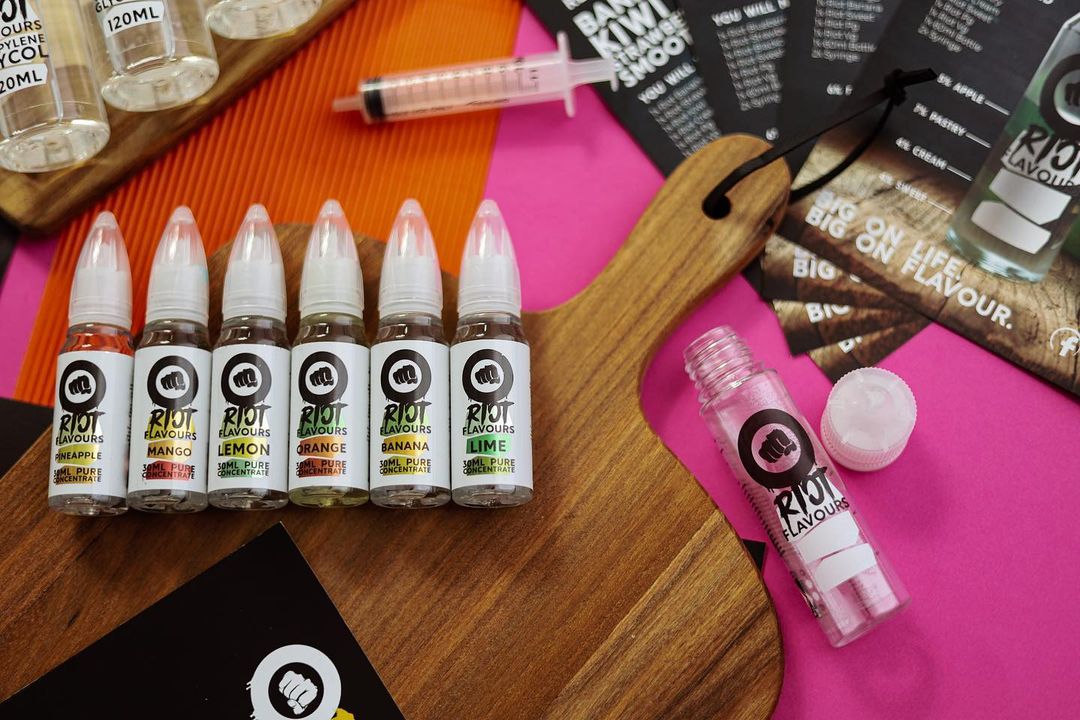riotflavours's tweet photo. You can find all of the equipment you need to make your perfect flavour inside one of our flavour kits!
What are some creations you'd like to make? 🤩
BIG ON LIFE. BIG ON FLAVOUR.
#riotflavours #pureflavour #tastesensation #theriotway #fruit #mixology #homemade https://t.co/Xl8Yt9oOfh
