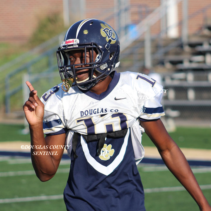 mahone_derrick's tweet photo. In the regular season final against Carrollton, @DCTIGERS_FB sr. athlete @mylesoliver5 was 20 of 24 for 169 yd &amp; TD; rushed for 88 yards on 8 carries including a TD. On def., he had 6 tackles and an INT. @CoachJTW @Coach_Ken_Quinn @RecruitGeorgia @artink67 https://t.co/MtaScvQyyY