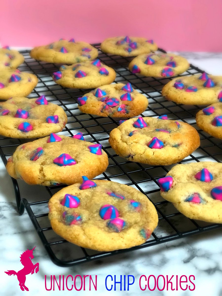 ParisLovePastry's tweet photo. 🦄 Unicorn Chip Cookies 🦄 #unicorn https://t.co/FLTfurdZ7K https://t.co/rgR1yfNN3D