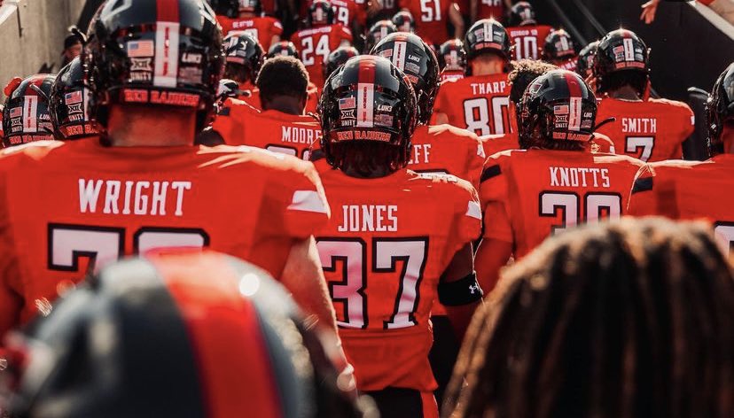 johncurry_806's tweet photo. Blessed to have received my first offer from @TexasTechFB thank you @JoeyMcGuireTTU for the opportunity #wreckem @Thamannjr @coacharoy @Blakemcc54 @806HsscConnect @RandyRosetta https://t.co/Id0nsJmCB2