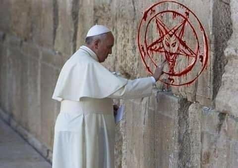 s0m0ney's tweet photo. How does he not get blood on his robes? They've gotta be hydrophobic by this point, right? #Pontificating #VeryPunny #Indeed https://t.co/R9jFyCCwTU
