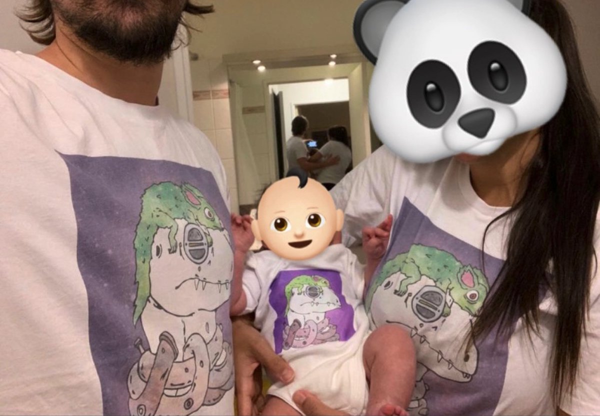 moumoulafritte's tweet photo. Damn, the wife and baby stole my @galacticgeckosg https://t.co/YyIUNINlW0