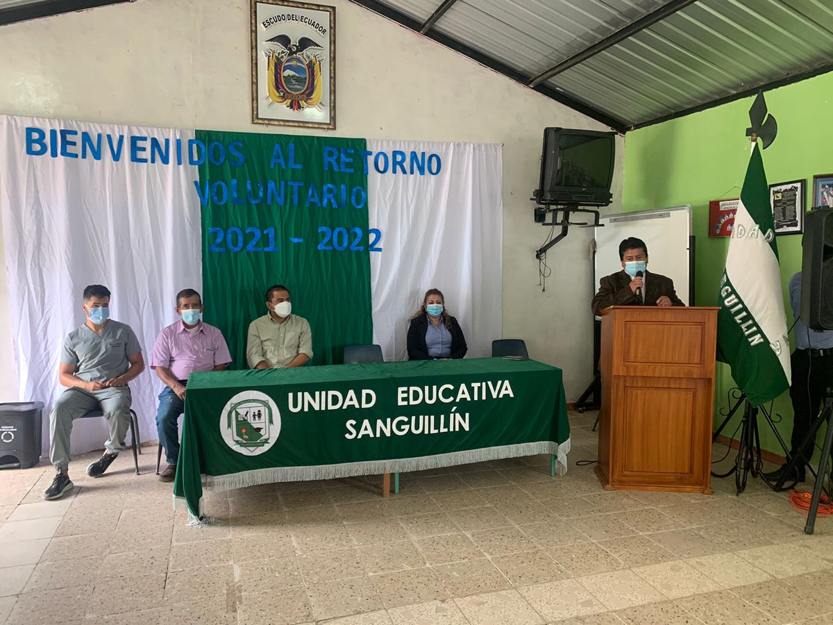 En la querida parroquia #Sanguillín (Calvas), los niños y jóvenes también regresan a las aulas. ¡Hay vida y hay esperanza! <a href="/camiloaep/">Camilo Espinosa</a> <a href="/mariabrownp/">María Brown Pérez</a> <a href="/mariomancino/">Mario Mancino</a> 
#PorAmorANuestraTierra