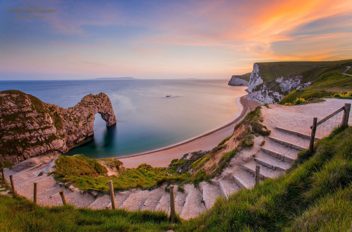 Matt_Pinner's tweet photo. Durdle door at Sunset https://t.co/4lPp7gl88m