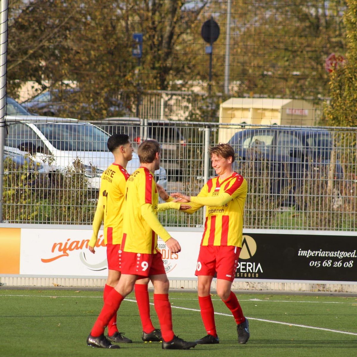 FCZemst's tweet photo. Fotoreportage van Zondag 💪💛❤️ 7-0 overwinning &amp; eerste plaats ⚽️🔥 https://t.co/1RhHmhZJ4H