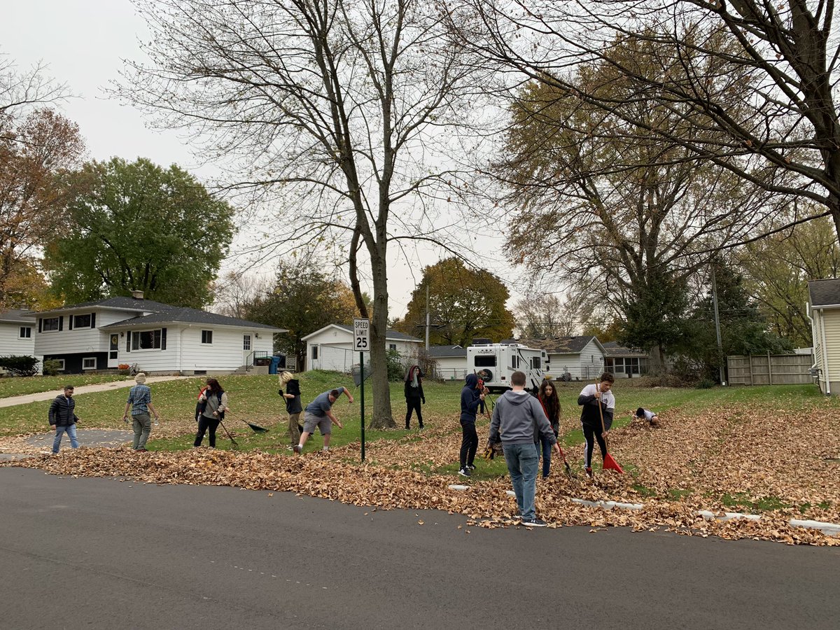 CHS Students giving back. Combined groups to complete the list! Thank you #CommunityService