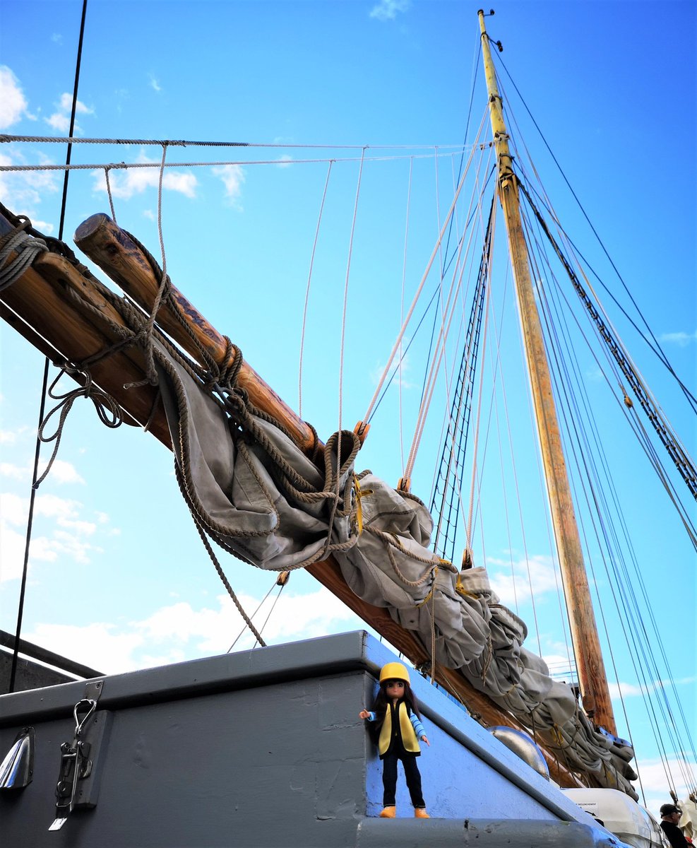 LorryBonnets's tweet photo. It's Tomorrow's Engineers week & #gender day at #COP26 & the #WESLottieTour is on again! Remembering her visit to @ORECatapult to learn about offshore renewable energy & Skippering the @Blyth_Tall_Ship ⛵
#WomenInSTEM #TEWeek21 @WESECB1919 #LottieTour #EngineerOnAMission https://t.co/RpL5ufPDuU