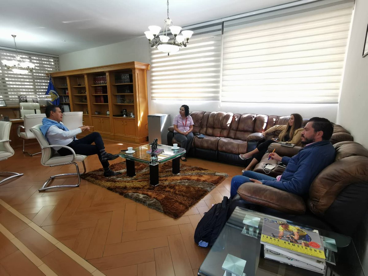 INJALRESO_ofi's tweet photo. Gracias al Maestro Marco Antonio Robles Morales Director General de la Universidad Enrique Díaz de León, por confiar y sumar esfuerzos para implementar un plan de estudios para los internos de los complejos penitenciarios. @UnedlU @INJALRESO_ofi https://t.co/7Vn8J6FGw5