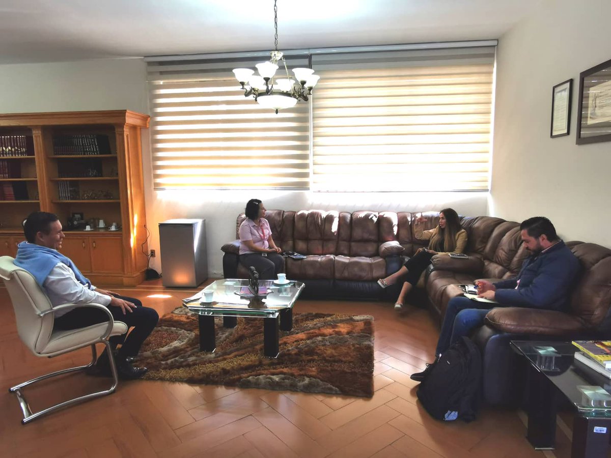 INJALRESO_ofi's tweet photo. Gracias al Maestro Marco Antonio Robles Morales Director General de la Universidad Enrique Díaz de León, por confiar y sumar esfuerzos para implementar un plan de estudios para los internos de los complejos penitenciarios. @UnedlU @INJALRESO_ofi https://t.co/7Vn8J6FGw5