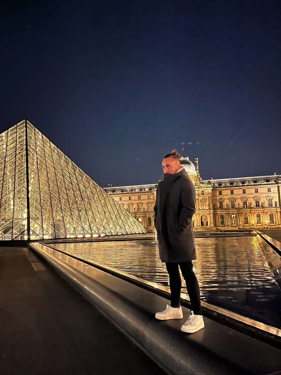 AlexJandro94's tweet photo. Bonjour mes amis https://t.co/ItKqtjOBpg