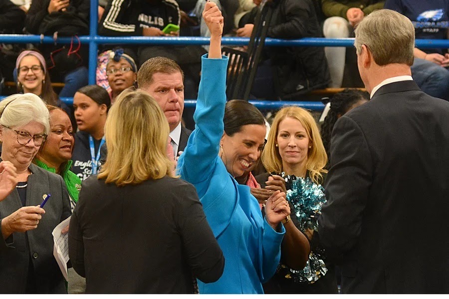 SoniaChangDiaz's tweet photo. When we stand together, see each otherโs fights as our own, and elect people who are willing to challenge the status quo โ we can build the future we all want our kids to grow up in.
Bold, transformational change is possible. We've shown that. https://t.co/VJCAFLH2gh