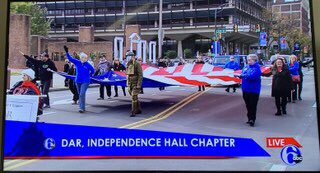 IndHallDAR's tweet photo. Chapter members were proud to carry a GIANT 20 x 30 Flag with @SHGpreservation in @phillyvetparade to honor our Veterans. Thanks to @aliciavitarelli &amp; @6abc for bringing it into our homes!
#didyouseemeontv
#VeteransDay 
#todaysdar 
#visitphilly
#nsdar
#pssdar
#america250 https://t.co/Plz7JLRtXn