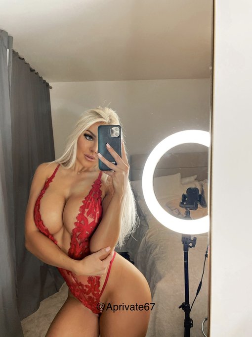 RT if you’d motorboat me ? https://t.co/POPx4K0Lo8