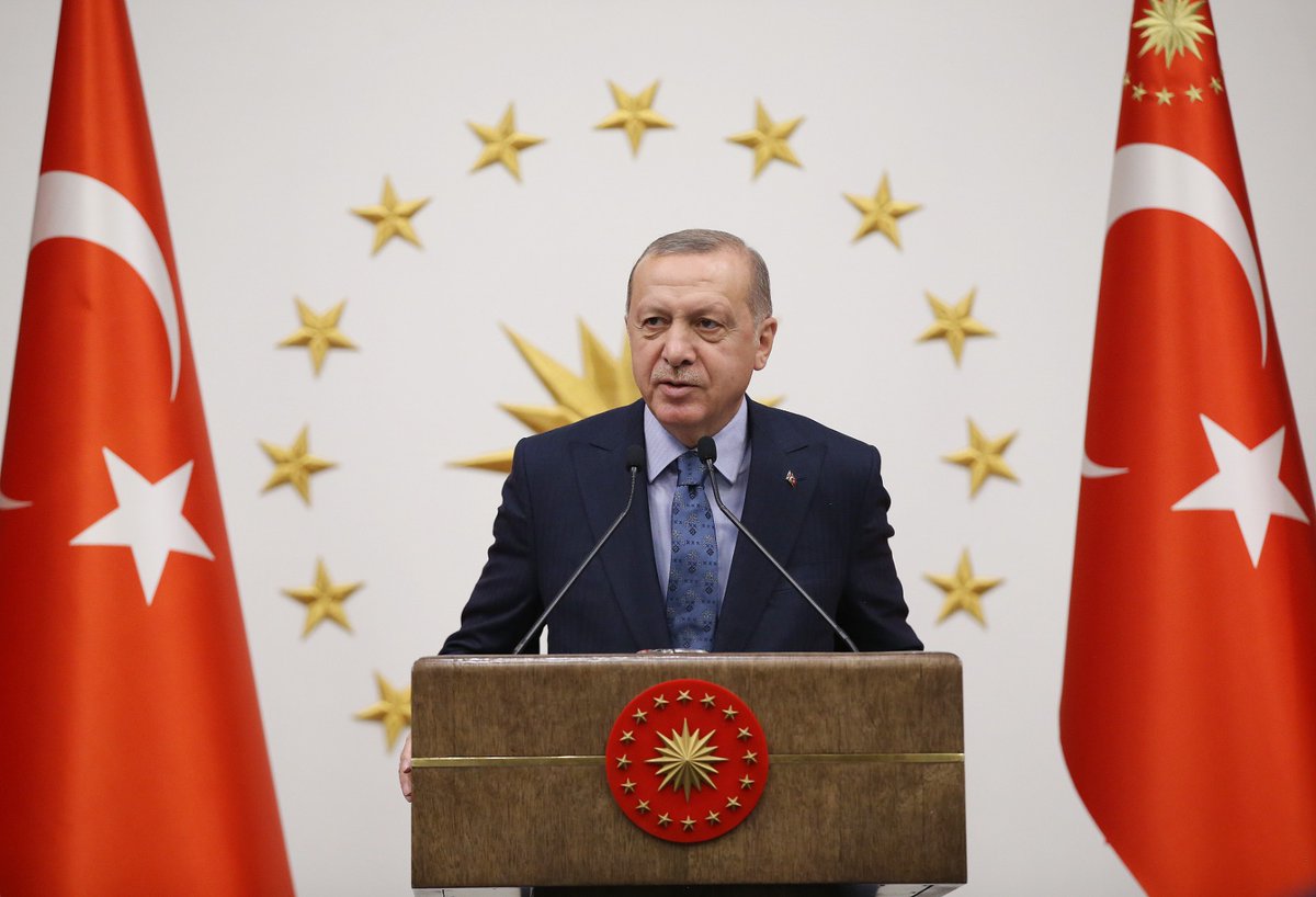 iletisim's tweet photo. Cumhurbaşkanımız @RTErdogan: "Cumhur İttifakı olarak birliğimiz, beraberliğimiz çok önemli. Sakın bu konuda da taviz vermeyin. Birbirimizi Allah için sevmeye, devamlı bunu anlatmaya sürekli olarak devam edin."

https://t.co/qBEI2lom6t https://t.co/DQE1BhLJG7