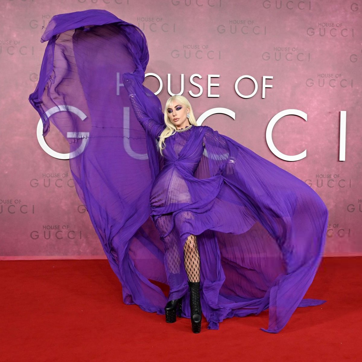 FashionweekNYC's tweet photo. Lady Gaga SLAYING in Gucci for #HouseOfGucci https://t.co/4Dv7x9S0Vj
