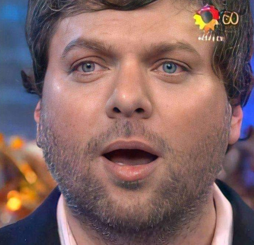 Mi ex está de novio y me escribió para coger jajajaj re cornuda la novia.

Yo un minuto después: