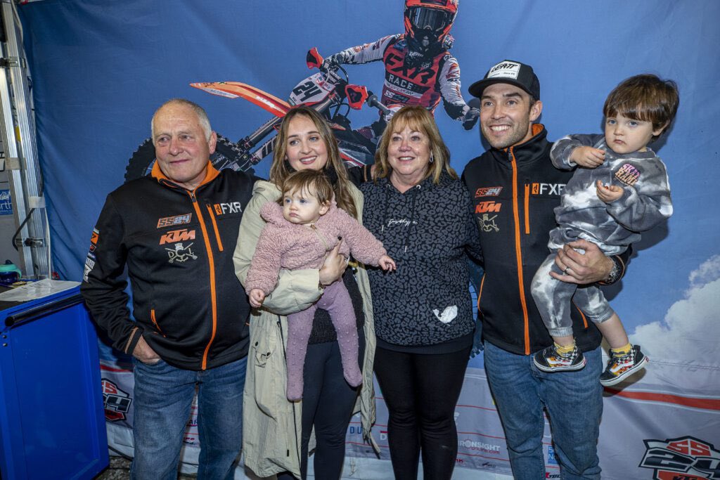 IT’S BEEN ONE HELL OF A RIDE 🥲
.
Tomorrow will be my final MXGP as I announce my retirement from World Championship Motocross. 
.
Full story below- 
shaunsimpson.com/simpson-unbuck…

📸 - Ray Archer