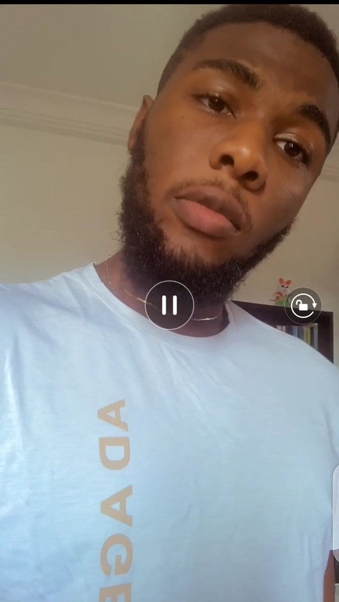 Mychukwuebuka9's tweet photo. When you stan Yemi Alade, it's always visible. ๐คด๐ฟ
You go fine,
Come get sense,
Come smart,
Come be futuristic.
Second pic, I was actually singing #Ella off #QueenDonCom Ep by my Queen. The "don't worry about that guy, Ella carry go" part. ๐ฅฐ
Thank God I took after mum๐ฅฐ https://t.co/QZpiH1iy6U
