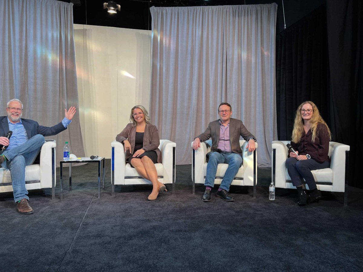 Base Consulting VP <a href="/EmmaRobertsDES/">Emma Roberts, (She/Her), DES</a> about to present a panel to the CSAE conference – Events in Our New Normal @csaeconnect <a href="/tweetsAVCANADA/">AV-CANADA</a>