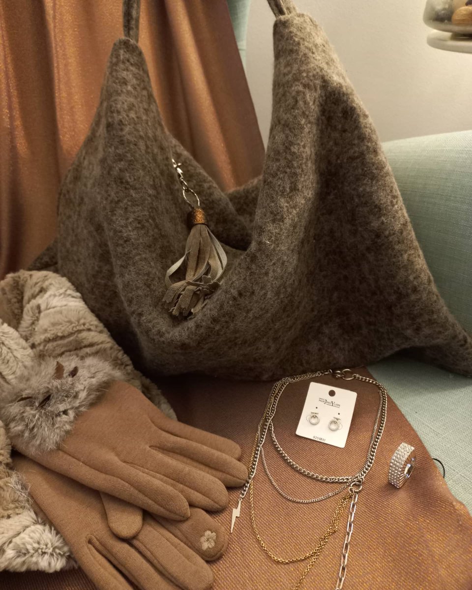 LaBallerinaBia1's tweet photo. New collection
In morbida #lanacotta la #Folderbag #handmade #LimitedEdition by La Ballerina Bianca
#ideeregalo  #natale⛄🦌🛷🎁🎄🎅 
Spedizioni in tutta Italia 🚚📦📱 https://t.co/2mbpUmqu0s