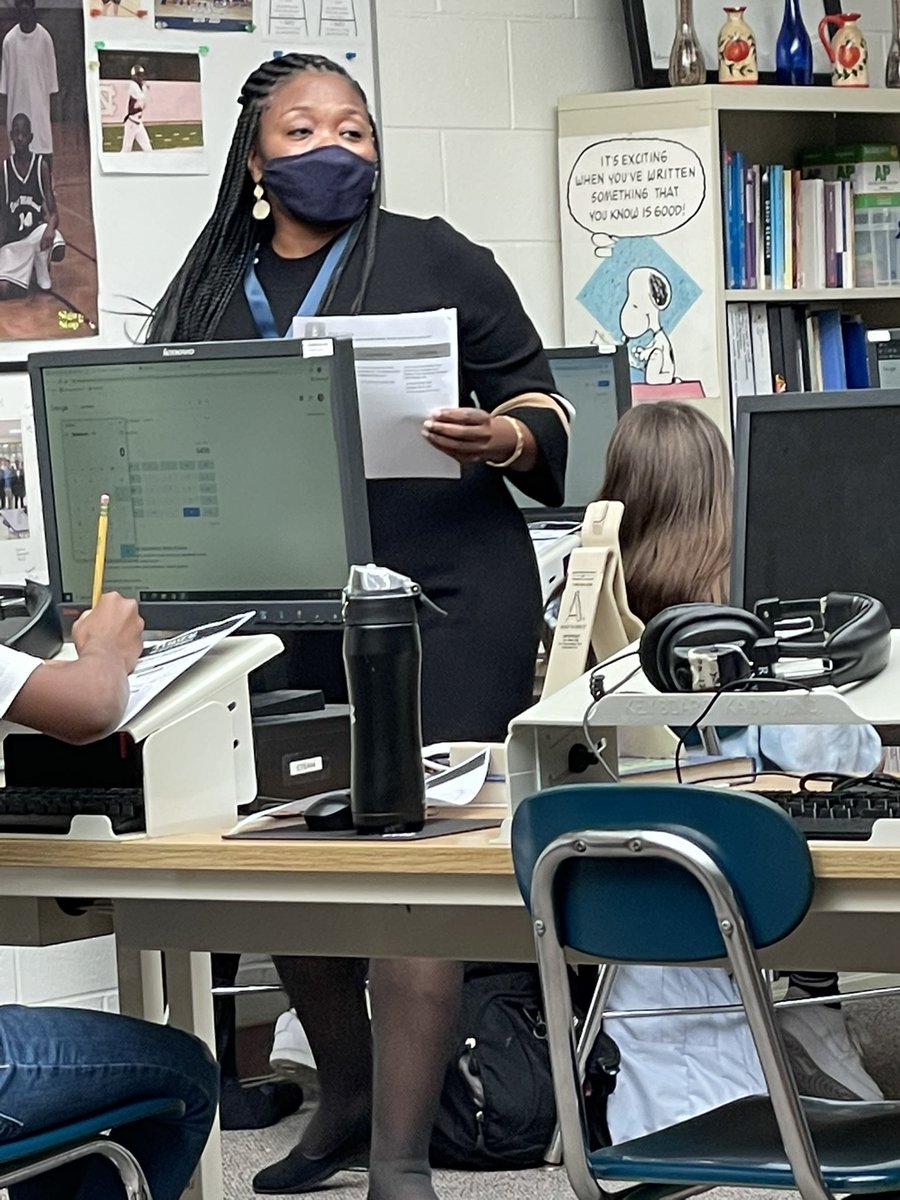 ReginaDWatkins's tweet photo. Mr. Wrighten and Ms. Watkins co-teaching “The Reality of Money”, a financial literacy lesson, with his 6th grade students. @HeritageMiddle1 @RTennie @CareersInNC #hmscdc https://t.co/z0Imp5sV39