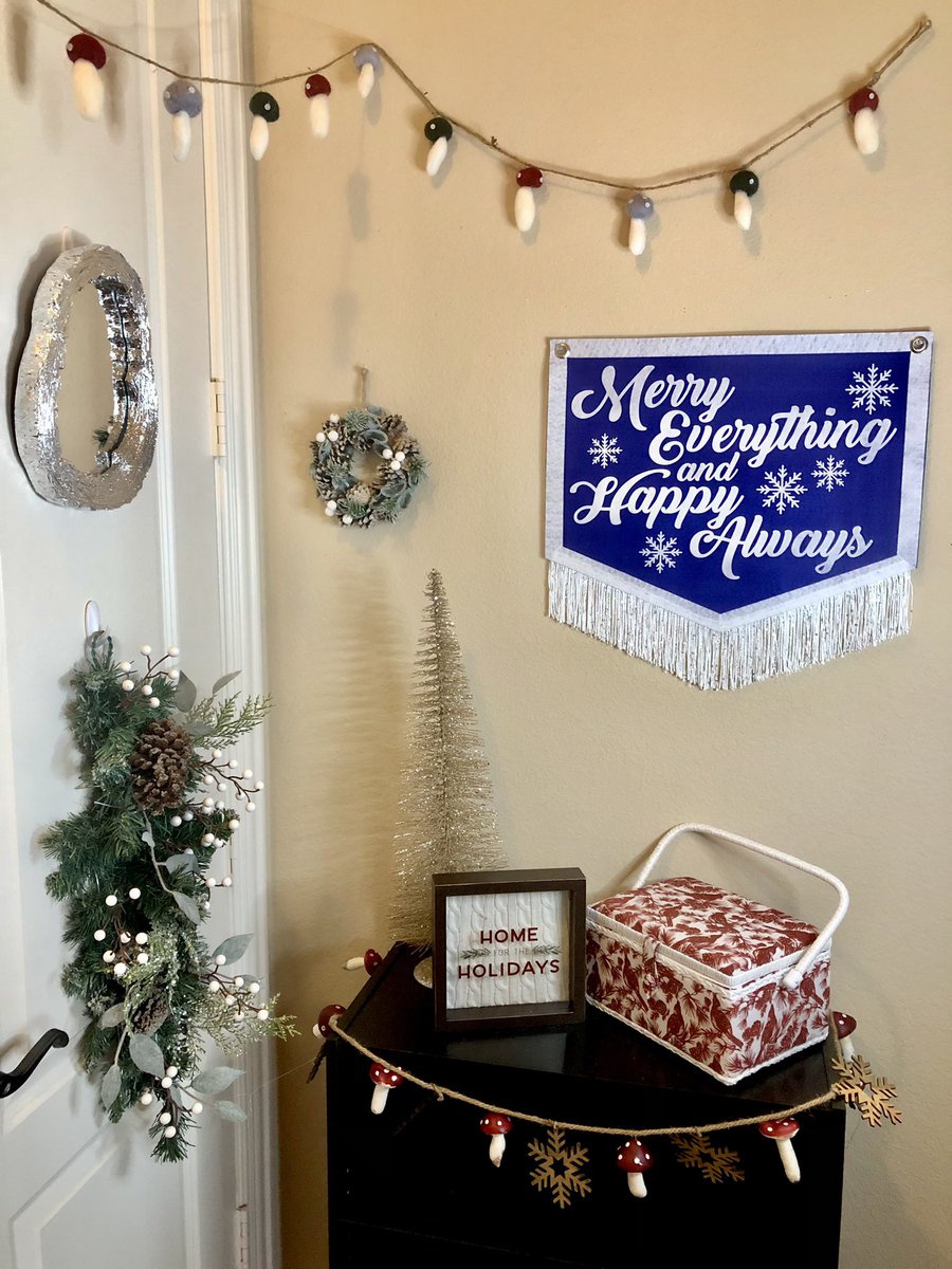 Shannonmf57's tweet photo. Launching tomorrow (11/10)!! Holiday banners! The holiday ordering deadline for my shop is December 8th! #holiday  #Christmas2021 #homedecor https://t.co/RifFhEb57A https://t.co/mYvhD6dXVm