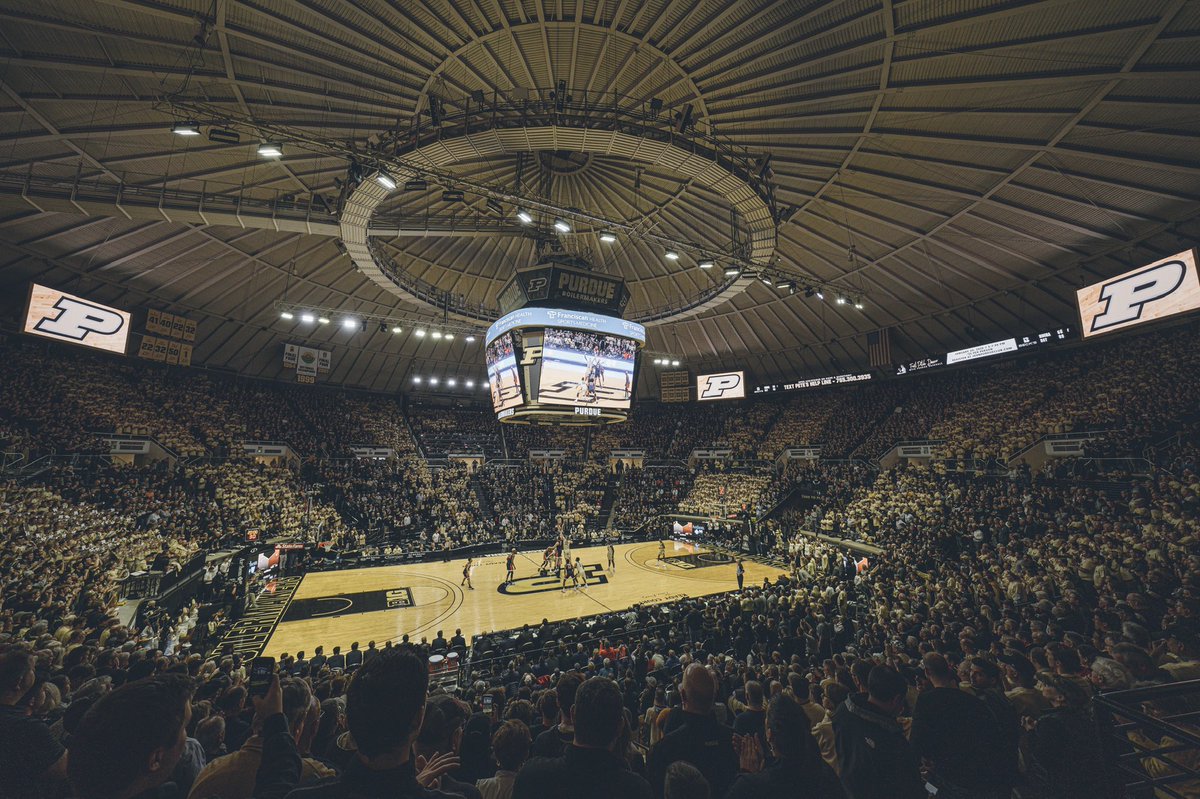BoilerBall's tweet photo. 🚨 SELLOUT 🚨

Tonight’s game is officially a sellout. 

That’s 25 sellouts in a row. https://t.co/s9iORpaFOj