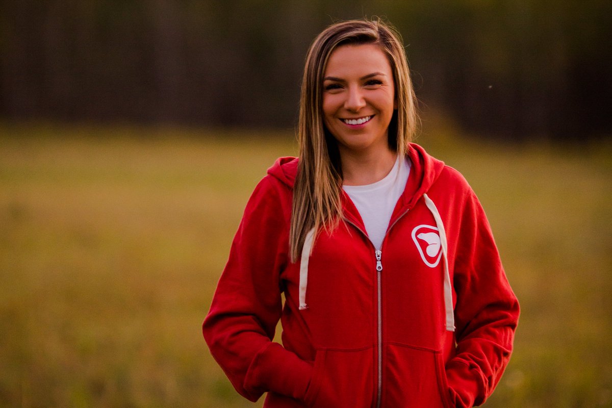 Stay nice-n-cozy this fall with new #ParksCanadaShop gear! 🍁🍂  Plus, they’re #MadeInCanada and your purchase supports beluga monitoring in the Saguenay-St. Lawrence Marine Park! 🍁🐋 

➡ Grab yours today at ParksCanadaShop.ca!