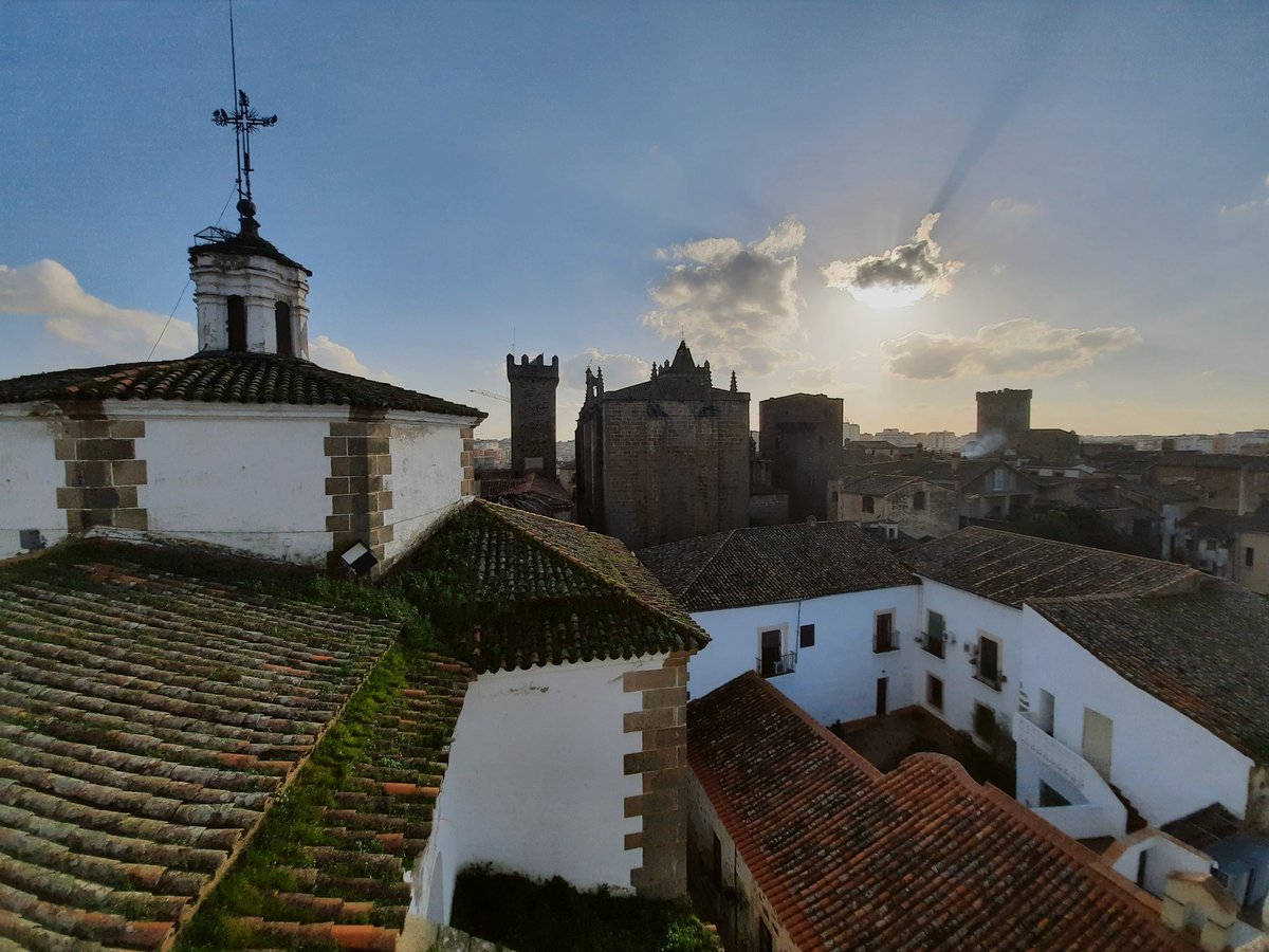 iciaralbarran's tweet photo. Es que Cáceres es magia https://t.co/aOO2uEWI13