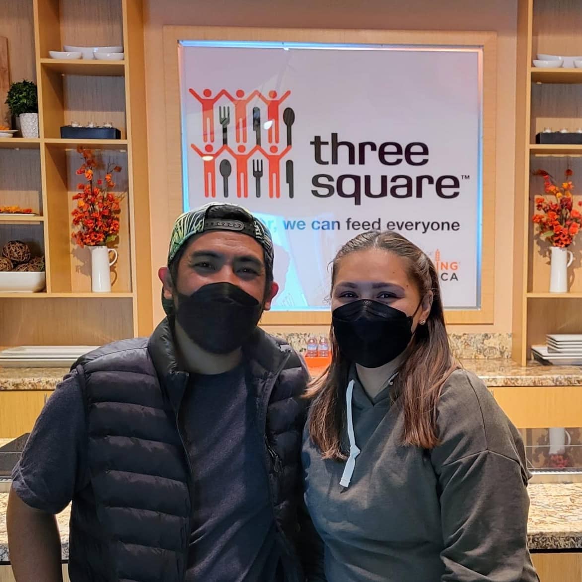 RichaR0ni's tweet photo. 1392 bags of food!  #threesquare #Volunteering https://t.co/xRGE8MZZt6