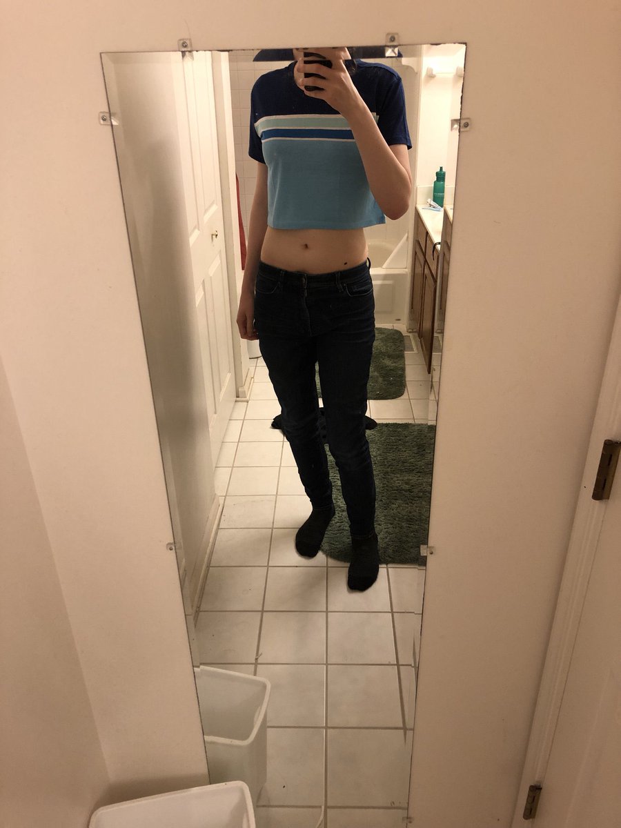 floriographical's tweet photo. Now that I’ve blocked the main lily simps, here is her body reveal fuck you all I’m out https://t.co/62lr2AXe5A