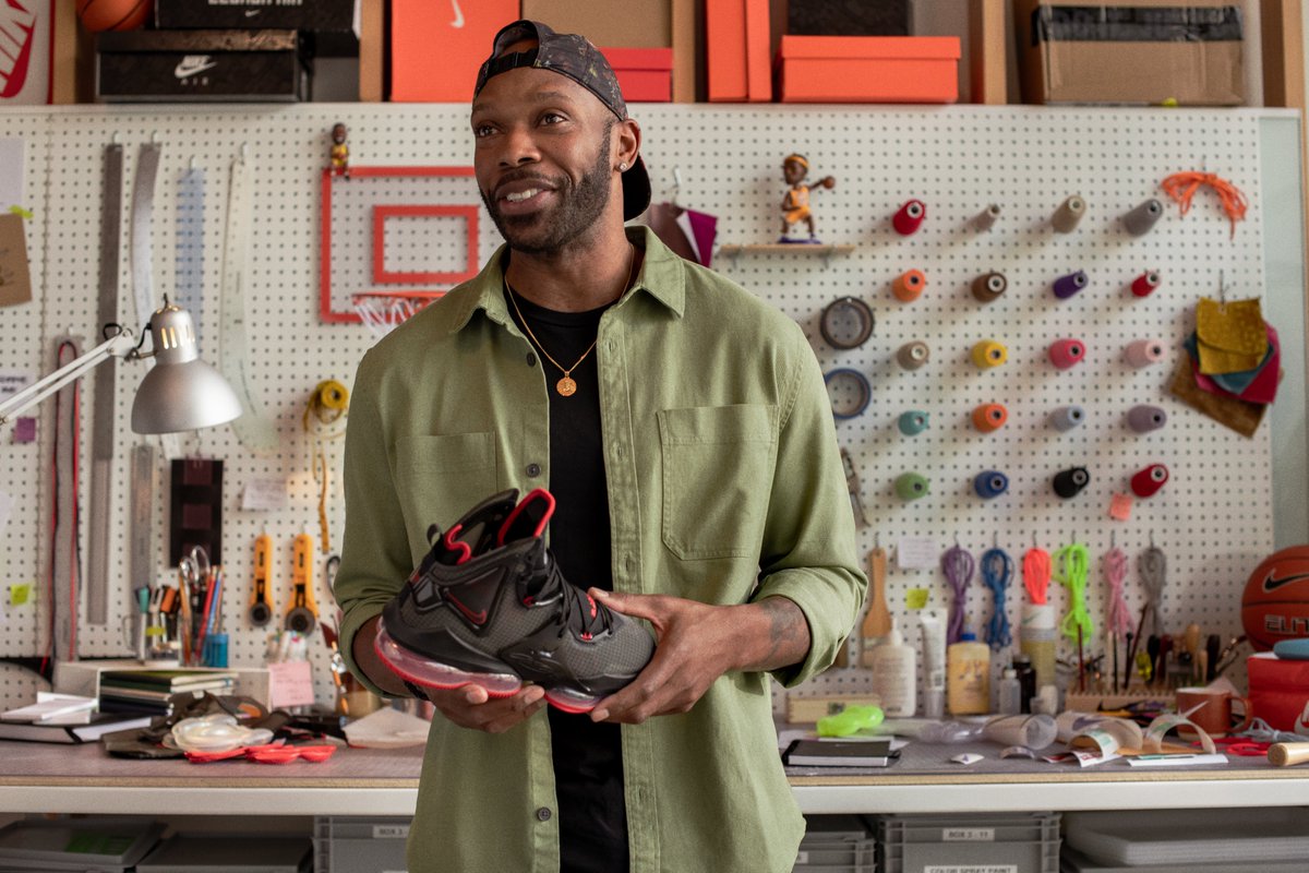 nikebasketball's tweet photo. Step into LeBron's world with Nike Senior Director of Performance Basketball Footwear, Tim Day, as he dives into the process behind crafting footwear for ballers and space makers of all kinds, like @KingJames.

Join us on the Nike App to access the LeBron XIX when it drops. 👉📱 https://t.co/ZEte5LOU9m