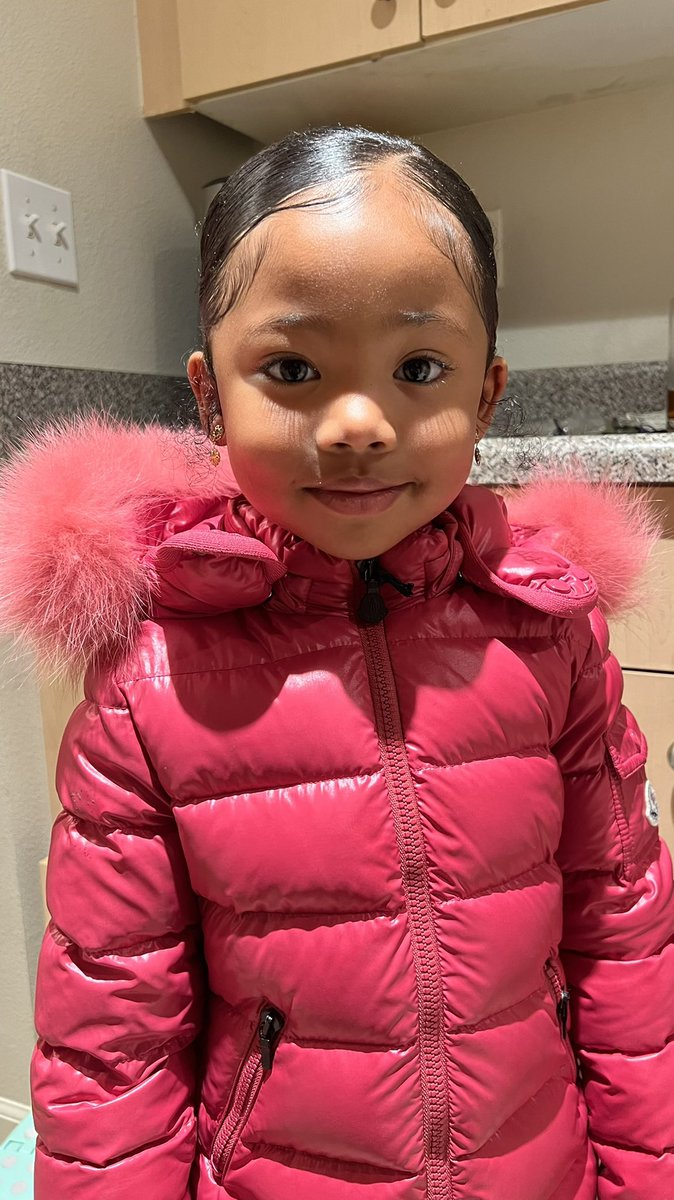 ndulceee's tweet photo. Moncler for my daughter jacket 💕 https://t.co/ZrGTOlLpKe
