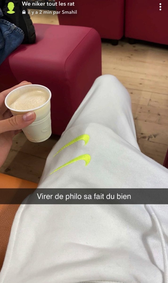 smahilqlf's tweet photo. Une histoire en 4 image https://t.co/yQBM2JlDFa
