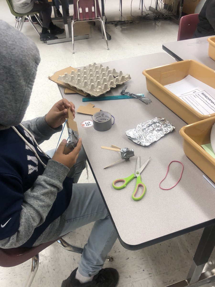 liveandmove's tweet photo. #notechtuesday + #designchallenge and this is what you get. No research online. No videos. No pictures online. Just brainstorm and build. @VMASC_STEM @nnpsstem @FMSNNPS @nnpscte #nationalstemweek #stemteacher #techedteacher #careerupgrade #fitzgeraldscholars #STEMeducation https://t.co/ZyZG2ssnQj