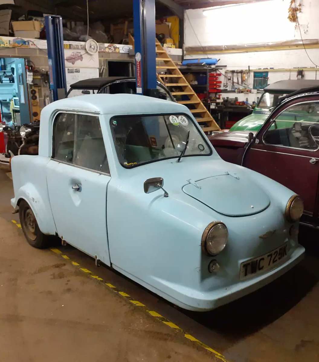 peak2cv's tweet photo. It's an air-cooled flat twin, but not as we know it. #TWC #hubnut https://t.co/Ewmf7M1OTH