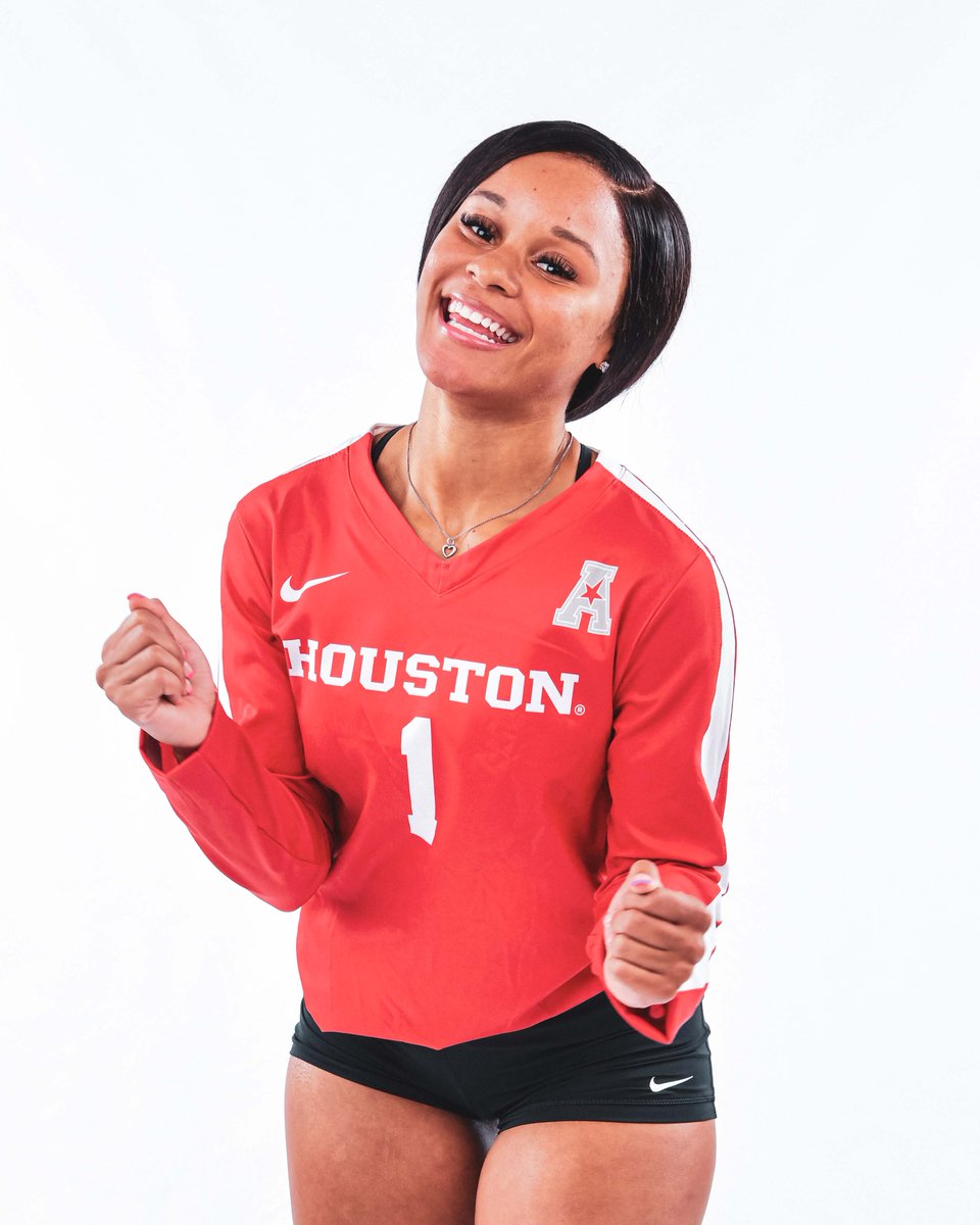 UHCougarVB's tweet photo. Starting tomorrow we will feature our 4️⃣ seniors we will honor on Sunday! 

Show them some love!

#BeSomeone https://t.co/dO3YGZCXKp