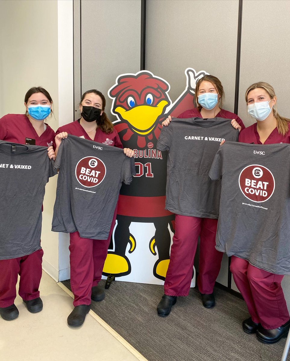 UofSCNursing's tweet photo. Nursing students fighting COVID with booster 💉 shots! 

Upper division students will be at the Health Center throughout the semester assisting in vaccinating campus! https://t.co/QYZchEbEAE