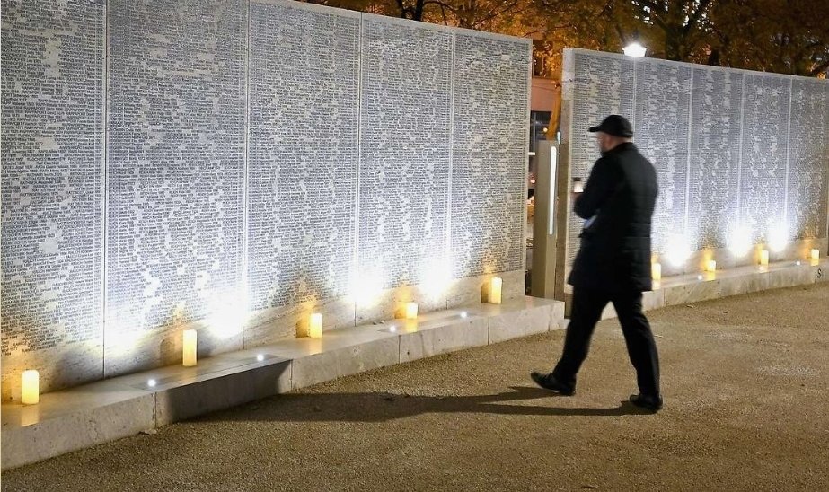 More than 64.000 Austrian Jews murdered during the Shoah, and finally a wall to remember their names. Each and every one of them:
#WallOfNames