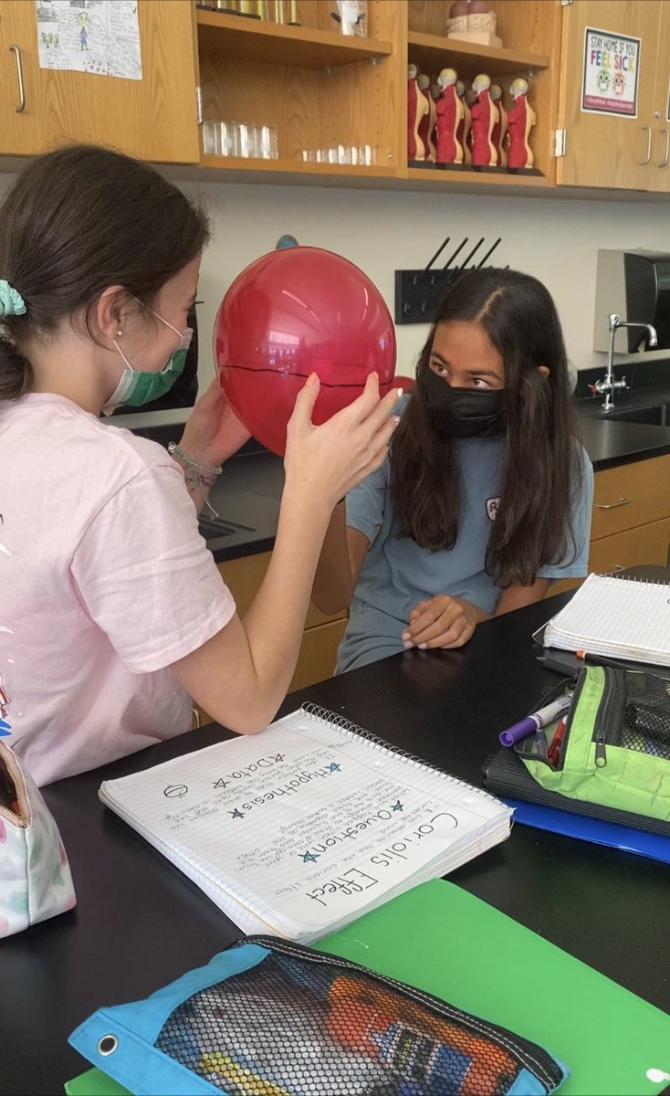 Freeman7Science's tweet image. Demonstrating Coriolis Effect! #OneMillsPark #7Science #CoriolisEffect