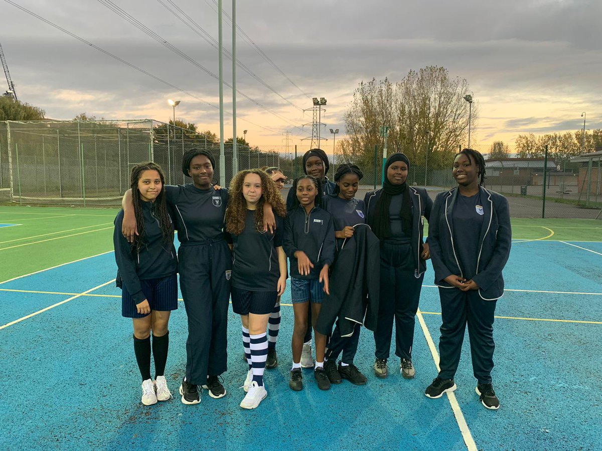 ChobhamacadPE's tweet photo. Our y9 &amp; 10 @chobhamacademy netball students back in action! They thoroughly enjoyed their fixture against Langdon Academy today! #participation #schoolsport #netballislife https://t.co/rWBbnmUteT