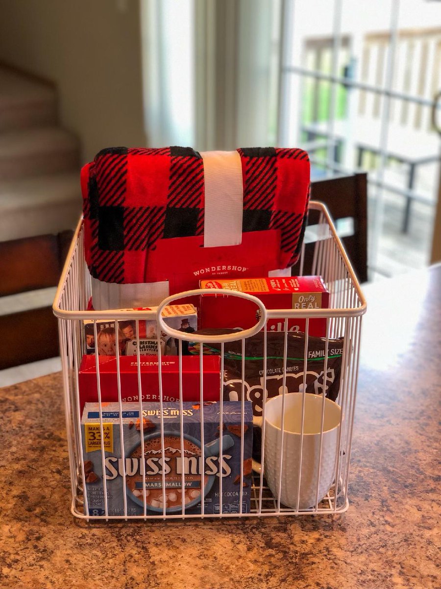 unishrm's tweet photo. @UNI_WiB is graciously giving away this raffle basket at the Holiday Giveback Event on November 15. 

For a chance to win the raffle basket bring in non-perishable food items, men's clothing, and household products to donate to the Cedar Valley Hospitality House. https://t.co/sen7a8YQSf