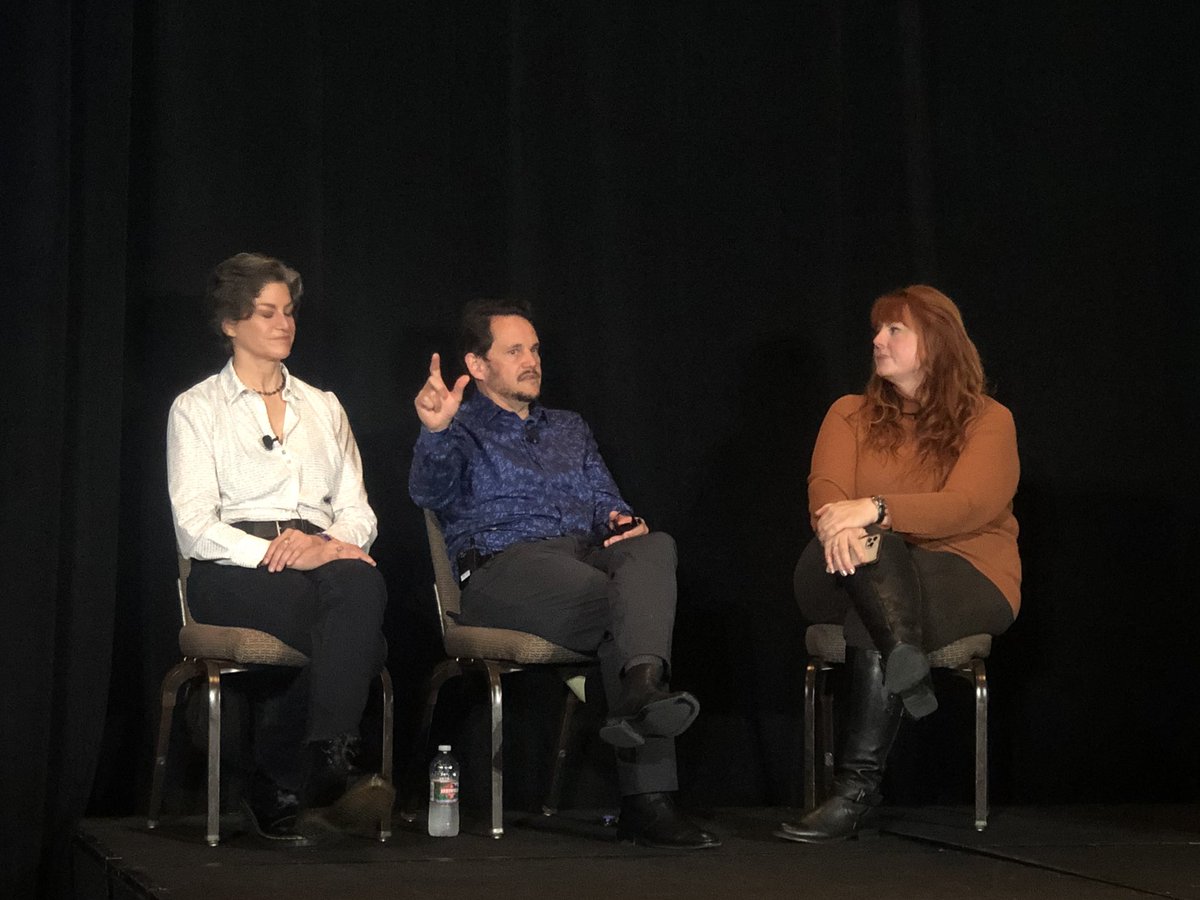 JoannaPopper's tweet image. “As an audio first person, if I’m in an immersive experience &amp;amp; it doesn’t have #SpatialAudio, I don’t feel immersed.” Spatial audio now avail from pro to amateur. @Bose @WXRfund @amylameyer #crossborderworks #VickieNauman #MattNeutra #BoseAR #AWE2021 #Immersive @ARealityEvent