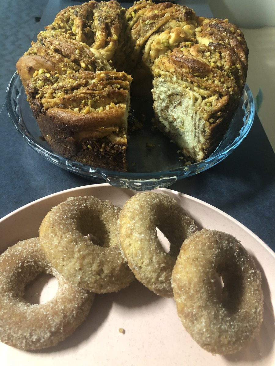 rheum_cat's tweet photo. #ACR21 #ACRBakeAnythingChallenge courtesy of @SituationRheum
Apple cider donuts
Baklava babka with cardamom https://t.co/vUAeaTlXcs