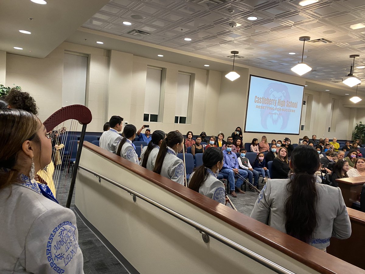 Performing for our School Board and Superintendent last night is privilege! We thank you for everything you do for our community! #losleones #pride @CastleberryFA <a href="/CastleberryHigh/">Castleberry High School</a> <a href="/CastleberryISD/">Castleberry ISD</a>