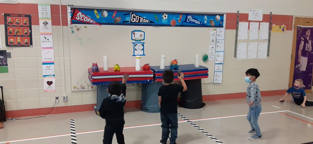 DarrowKelly's tweet photo. Kindergarten fb stars! https://t.co/0STuIPeRCU