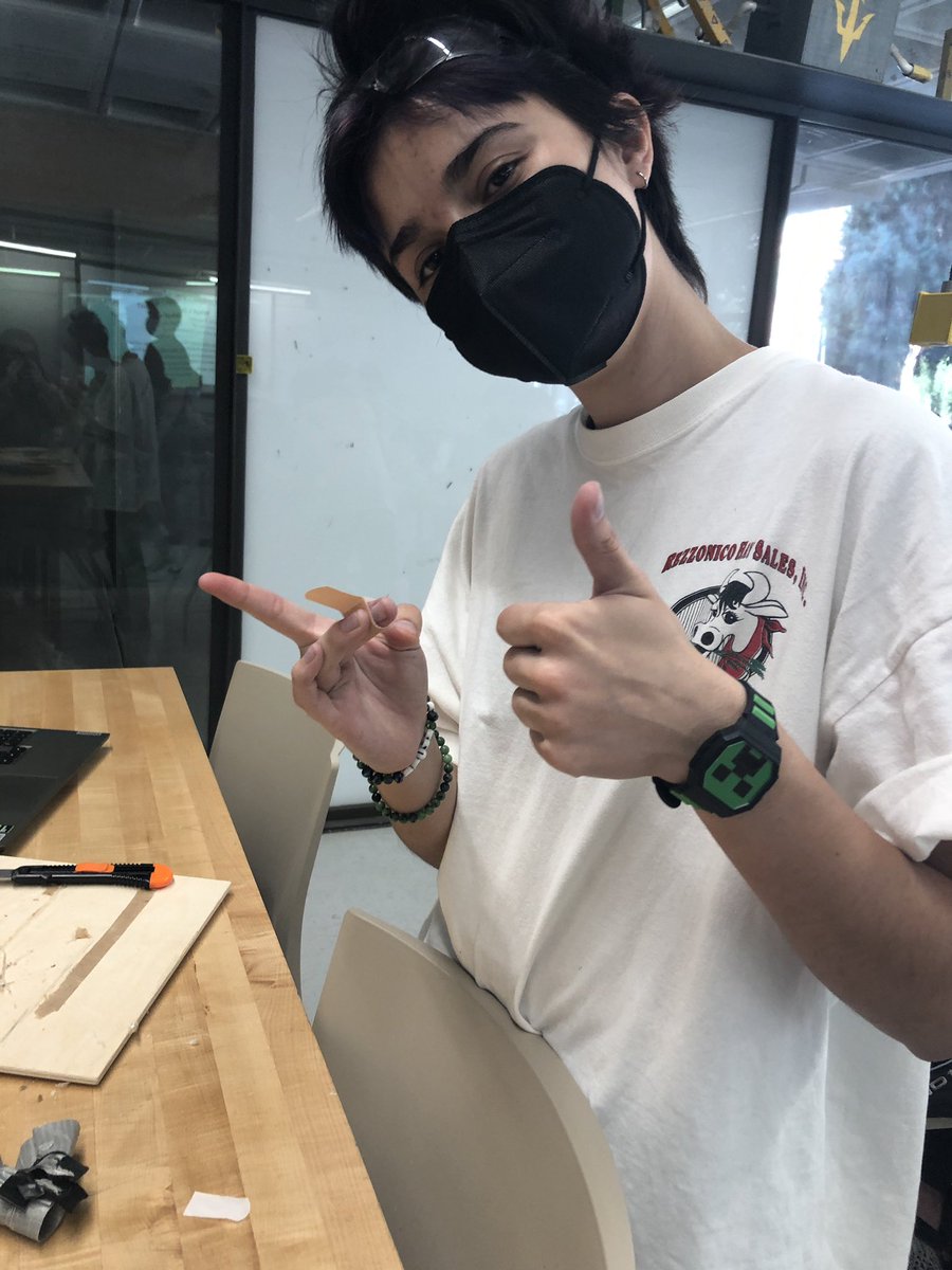 hamzasteam's tweet photo. big rip for mia. first injury of the semester😩😰😰😥😓😓😨 
f’s in the chat for mia pls -valarie😵 https://t.co/gjspYJibwI