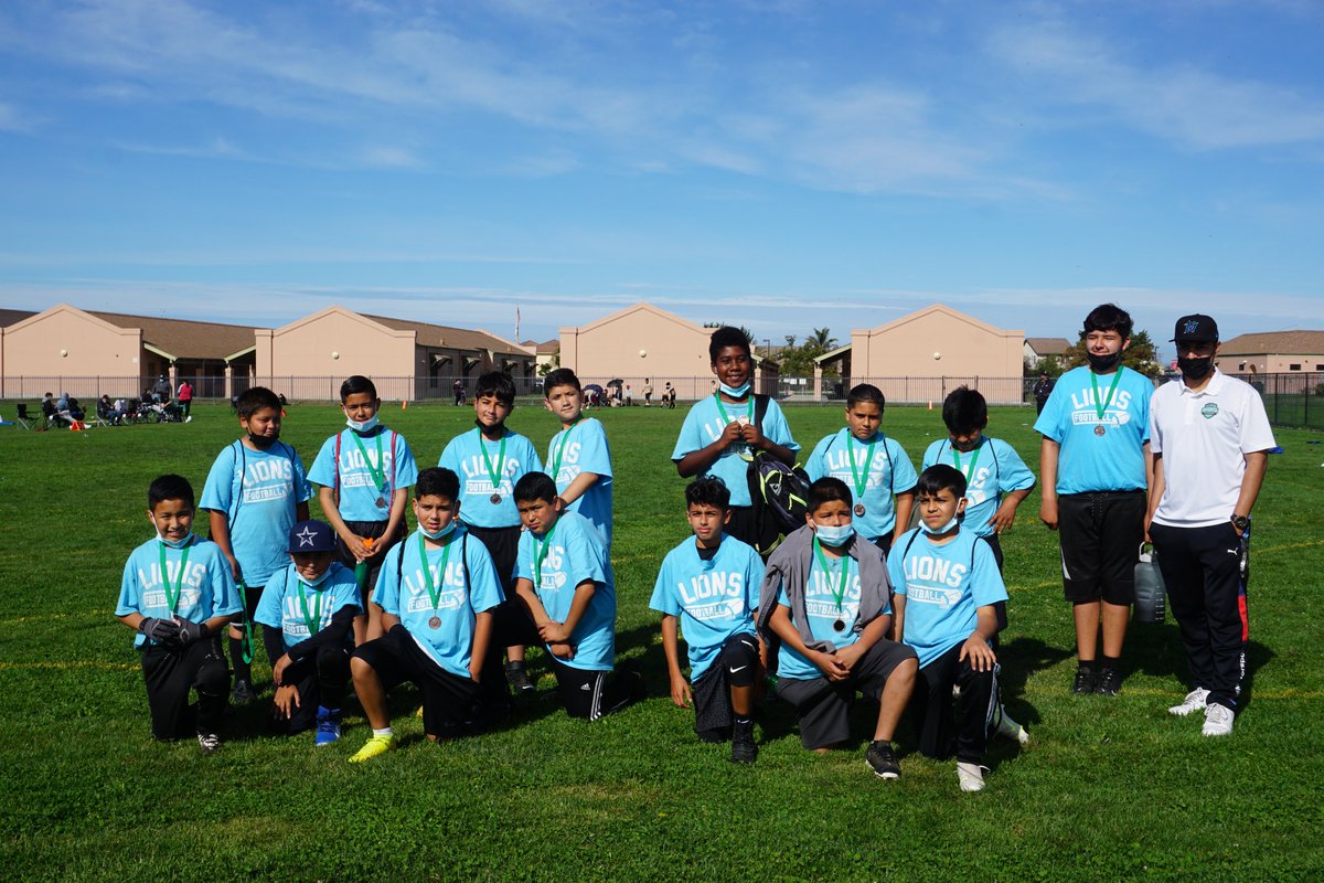 AlisalUSD's tweet photo. Congratulations, Alisal USD athletes! @3Rscholars  placed 1st flag football at Saturday's tournament. @BardinSchool were 2nd, @dr_loyalions 3rd. In volleyball, @e_steinbeck was 1st, @Go_ChavezEagles  and @VRBEagles 3rd. Great job, everyone! You make us #AlisalStrong #AlisalFuerte https://t.co/ulLNjMTlCw