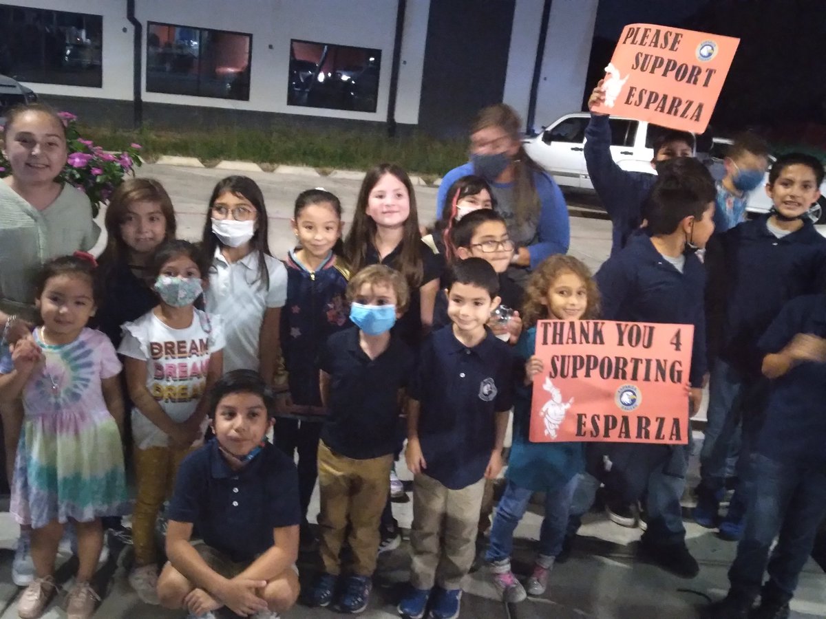 Thank your for your support Esparza familias! <a href="/NISDEsparza/">@NISDEsparza</a> <a href="/GGarcia198/">Gabriela Garcia</a> <a href="/gabymenchaca7/">Gabriela Menchaca</a> <a href="/HugoOrantes1/">Hugo Orantes, Ph.D.</a>
